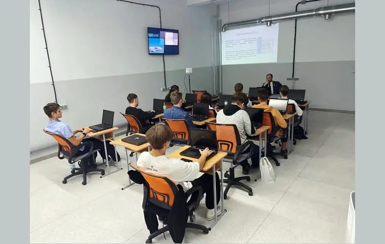 Змішана форма навчального процесу Змішана форма навчального процесу