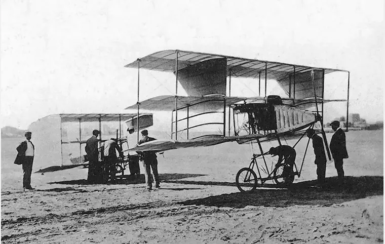 Перший політ триплана Goupy No.1 Перший політ триплана Goupy No.1