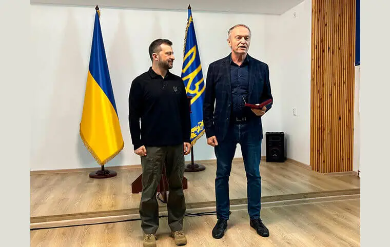 Вітаємо Вячеслава Сергійовича Харченко з Високою Нагородою Вітаємо Вячеслава Сергійовича Харченко з Високою Нагородою