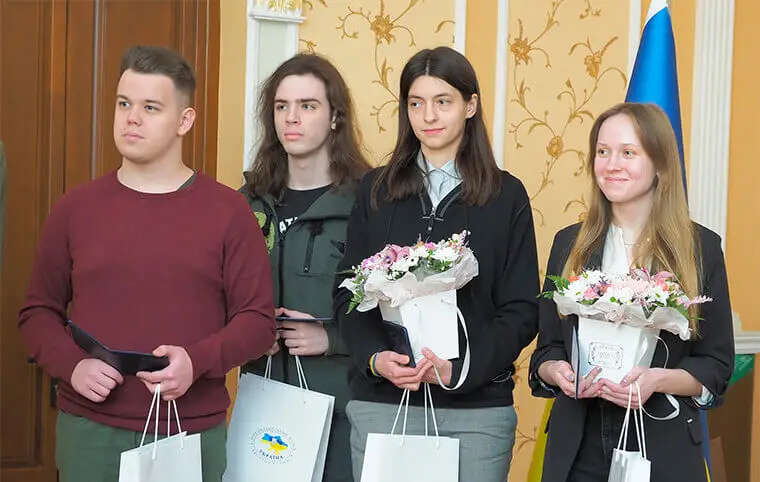 Вручення президентських стипендій фонду Леоніда Кучми «Україна» Вручення президентських стипендій фонду Леоніда Кучми «Україна»