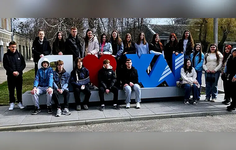 Екскурсійно-агітаційний захід для учнів Харківського ліцею №107 Екскурсійно-агітаційний захід для учнів Харківського ліцею №107