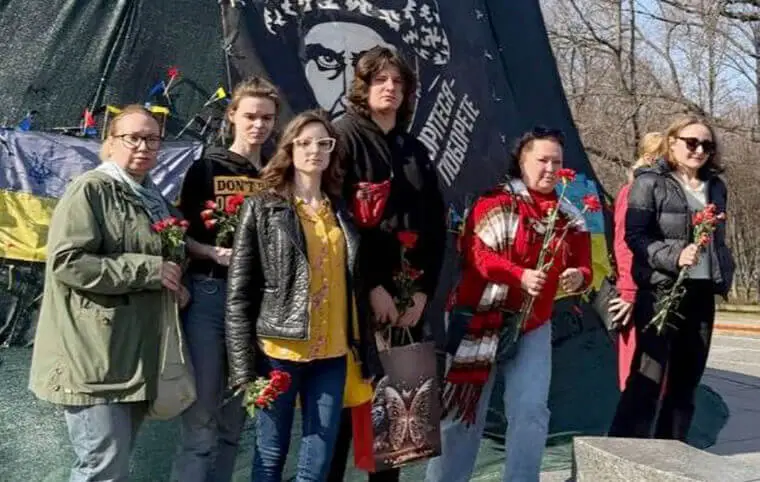 Студентський флешмоб в рамках програми «Шевченківські дні у ХАІ-2025: тиждень культури, науки, мистецтва» Студентський флешмоб в рамках програми «Шевченківські дні у ХАІ-2025: тиждень культури, науки, мистецтва»