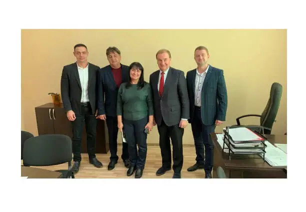 Делегація ХАІ з робочим візитом відвідала Луганську й Донецьку області Делегація ХАІ з робочим візитом відвідала Луганську й Донецьку області