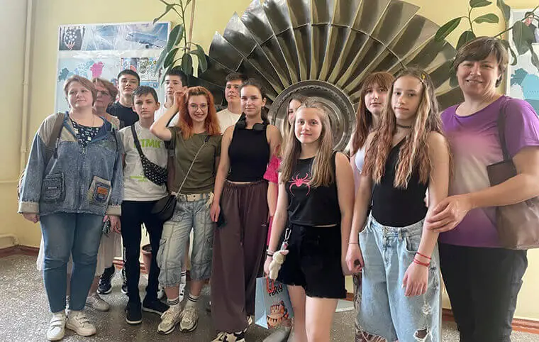 Зустріч з учнями старших класів ліцею №100 Зустріч з учнями старших класів ліцею №100