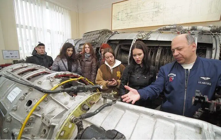 Зустріч студентів із ХАІ. Відеозвіт Зустріч студентів із ХАІ. Відеозвіт