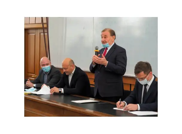 У головному корпусі відбулися робочі заходи й церемонії нагородження У головному корпусі відбулися робочі заходи й церемонії нагородження