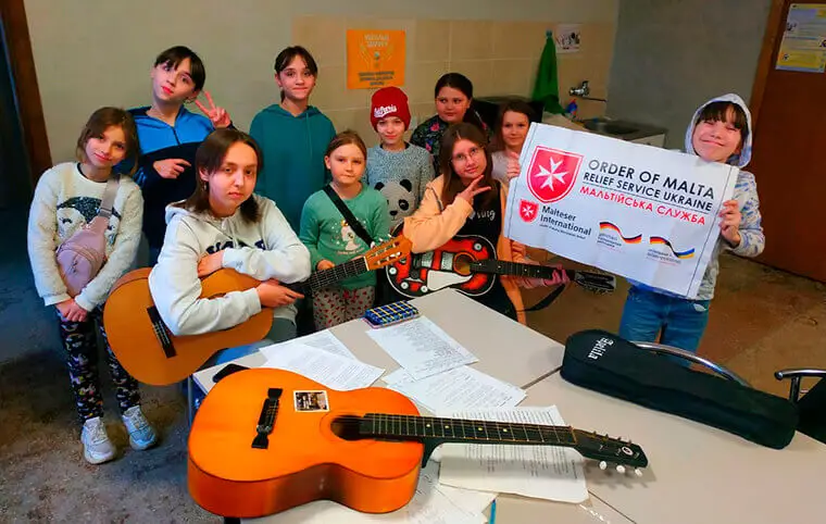 Творчі заняття для дітей переселенців Творчі заняття для дітей переселенців