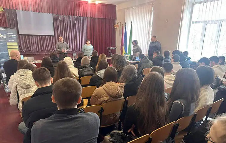 Агітаційний захід для учнів міста Самар Агітаційний захід для учнів міста Самар