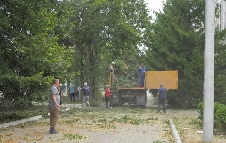 Усі негаразди ми долаємо разом Усі негаразди ми долаємо разом