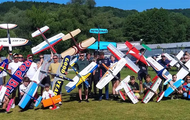 Вітаємо вихованця Авіамодельної лабораторії ХАІ Вітаємо вихованця Авіамодельної лабораторії ХАІ