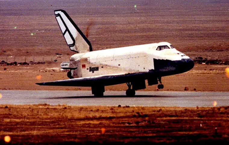 Перший політ орбітального корабля багаторазового використання «Буран» Перший політ орбітального корабля багаторазового використання «Буран»