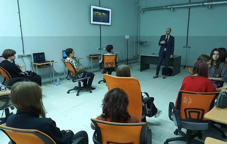 Заняття для школярів на тему «Основи програмування» Заняття для школярів на тему «Основи програмування»