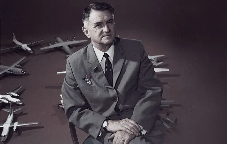 118 років із дня народження авіаконструктора Олега Костянтиновича АНТОНОВА 118 років із дня народження авіаконструктора Олега Костянтиновича АНТОНОВА