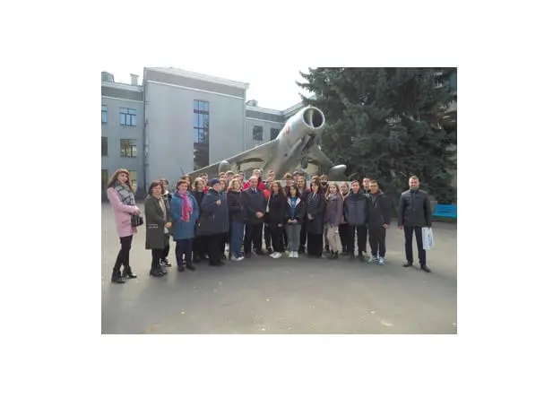 Екскурсія територією університету для школярів з Краматорська Екскурсія територією університету для школярів з Краматорська