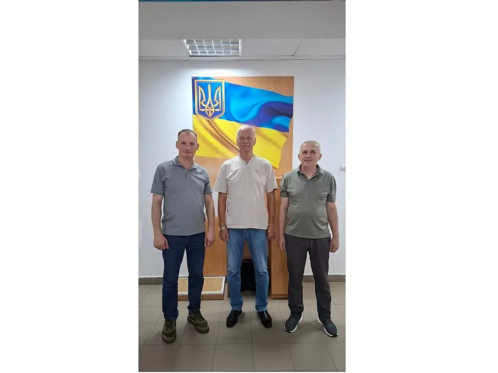 Схід і Захід разом